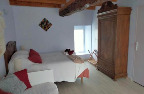 Savigny-en-Veron Bed & Breakfast | À l'orée du bocage