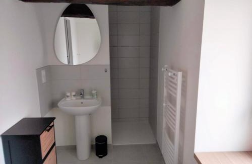 Savigny-en-Veron Bed & Breakfast | À l'orée du bocage