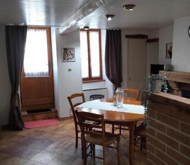 Avallon House | à l'orée du bois