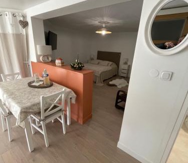 Chauray Apartment | À la clef des champs