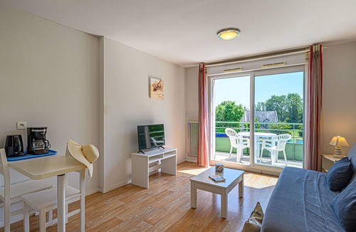 Plescop Apartment | À proximité de la plage | Accès piscine | Balcon