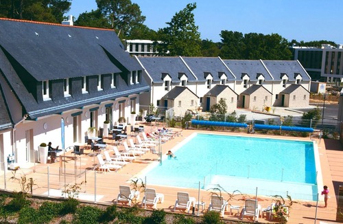 Plescop Apartment | À proximité de la plage | Accès piscine | Balcon