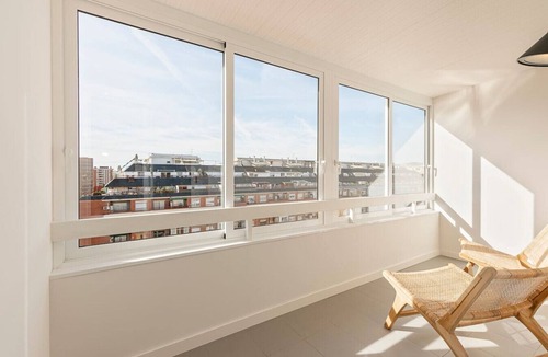 La Bordeta Apartment | Ático con terraza cerca de Gran Vía y Camp Nou