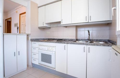 Port de la Selva Apartment | Ático en Primera Línea para 6 con Terraza y Piscina Común - ES-228-60