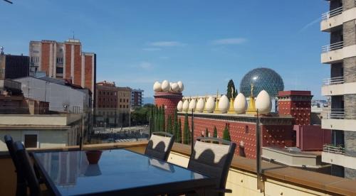 Figueres Apartment | Ático vistas al Museo Dalí - Serena Stays