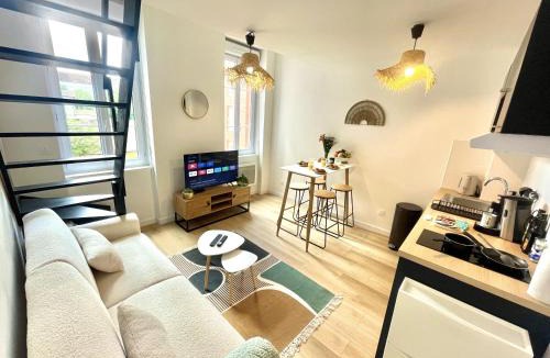 Saint - Michel Apartment | " Échappée St-Michel " Centre Ville - Tout à pied - Wifi