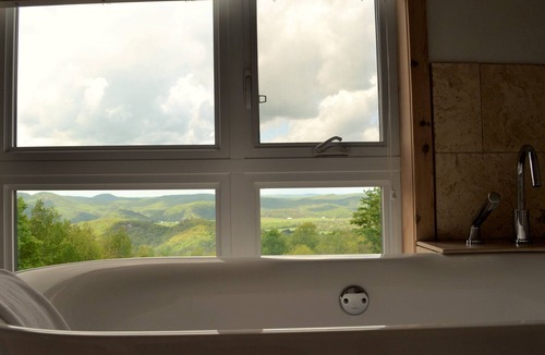 Grenville-sur-la-Rouge Hotel | Éco Spa Highland