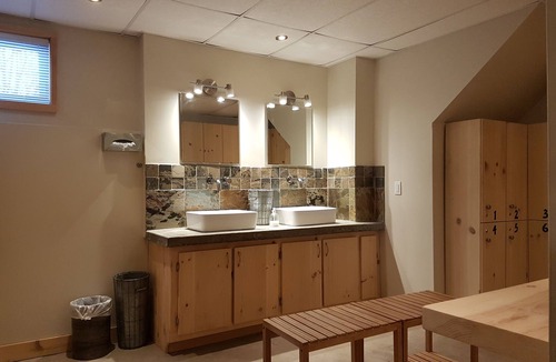 Grenville-sur-la-Rouge Hotel | Éco Spa Highland