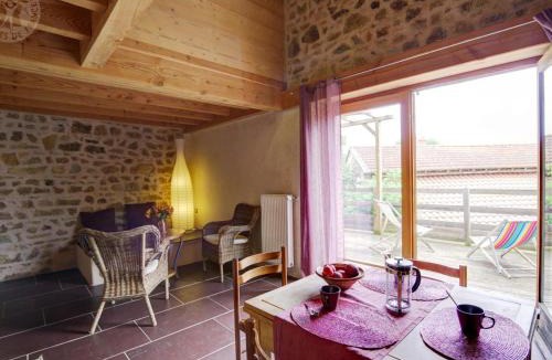 Saint-Romain-d'Urfe House | Écogîte confortable avec terrasse privative en pleine campagne - FR-1-496-189
