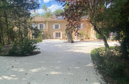 Orange House | Écologique dans Bastide de charme XIXe 94m2 proche Orange Avignon