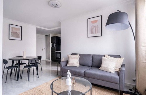 Levallois-Perret Apartment | Écrin de Charme à Levallois