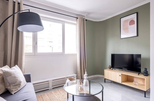 Levallois-Perret Apartment | Écrin de Charme à Levallois