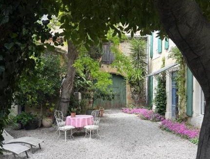 Caux Hotel | Écurie de l oasis