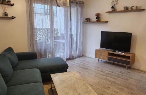 Les Puces de Saint-Ouen Apartment | Élégance et charme aux portes de Paris