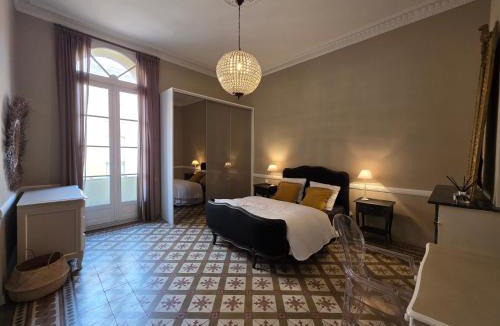 Saint-Jean Apartment | Élégance sur la Place Arago, Vue exceptionnelle