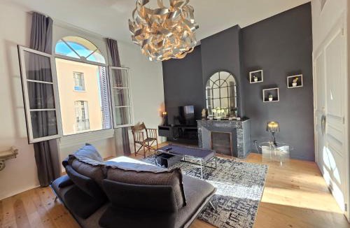 Saint-Jean Apartment | Élégance sur la Place Arago, Vue exceptionnelle