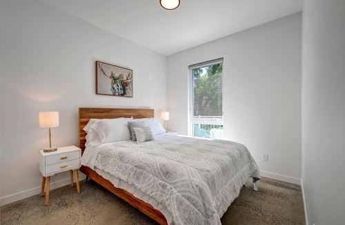 Pointe-Saint-Charles Apartment | Élégant 2ch 2sdb Beau Quartier de Montréal présenté par TripMontreal IV
