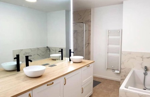 Cintegabelle House | Élégant Appartement, 2ch-parking