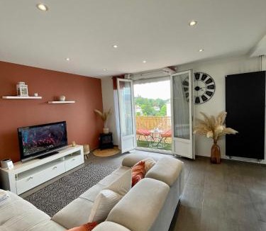 Bourg-les-Valence Apartment | Élégant et chaleureux