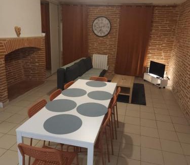 Montauban Apartment | Élégant T4 Montauban - proche gare, parking facile