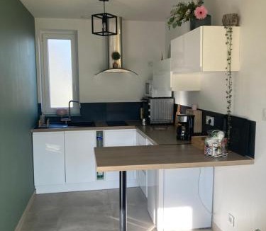 Penin House | Étable rénovée en studio à la campagne