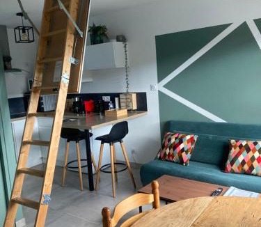 Penin House | Étable rénovée en studio à la campagne