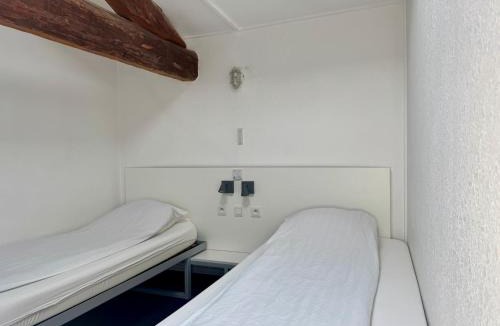 Sommieres Hostel | éthic étapes Le Cart - Sommières