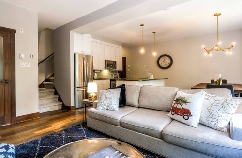Versant Soleil Apartment | Étoile du Matin: Tremblant Luxury Ski In/Ski Out