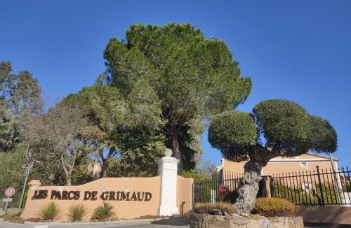 Les Restanques Apartment | Évasion azuréenne aux Parcs de Grimaud