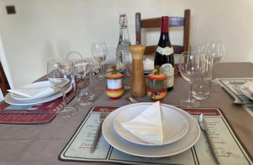 Les Pennes-Mirabeau Apartment | Évasion en Provence Bas de Villa avec Jardin & Vignes, Soleil & Fraîcheur