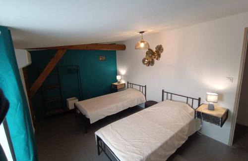 Saint-Lumier-la-Populeuse Apartment | Évasion rustique et confortable