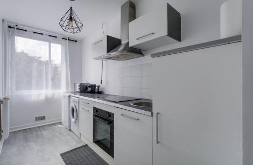 Saint-Denis Apartment | Évasion - Large studio near Stade de France