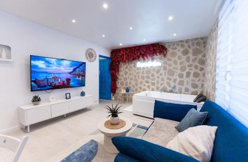 Sainte Marie - Saint Leon Apartment | Évasion Santorin - Jacuzzi & Relax