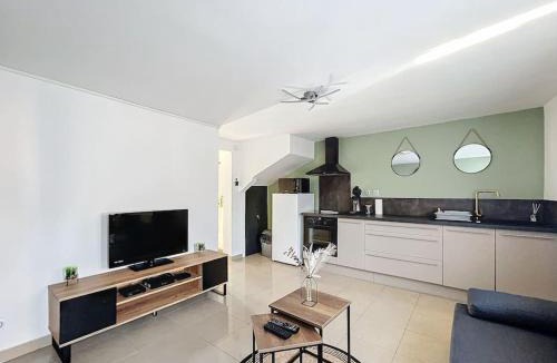 Saint-Pol-sur-Mer Apartment | Évasion Verte - Jardin & Confort
