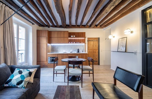 Les Iles Apartment | Île Saint Louis Cosy