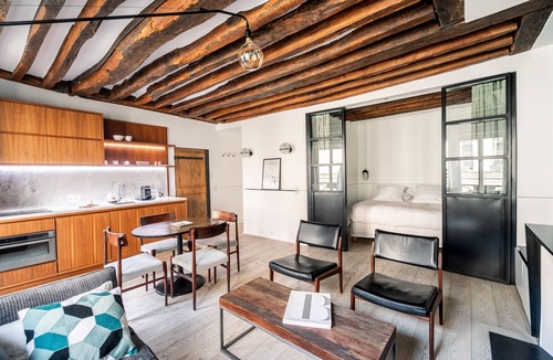 Les Iles Apartment | Île Saint Louis Cosy