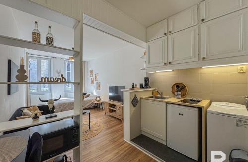 Montargis Apartment | Ô Centre- Chaleureux - Fibre - Netflix
