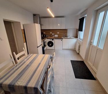 Arques House | Ô Charme Cachet