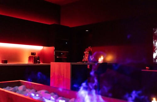 Tourcoing Apartment | Ô Diable Des Plaisirs - La Dominatrice