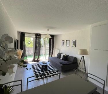 Lalande-Grand Selve Apartment | Ô Doux Séjour - Parking, NetFlix, Terrasse