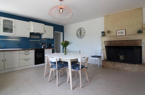 Lussac House | Ô Jamard - Lussac - Gîte