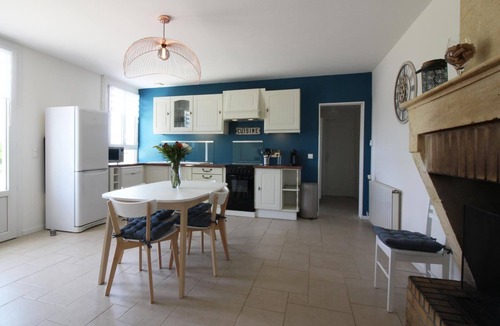 Lussac House | Ô Jamard - Lussac - Gîte