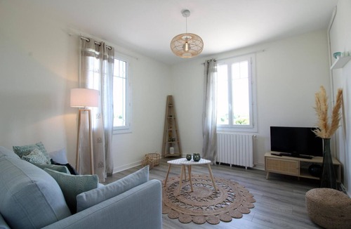 Lussac House | Ô Jamard - Lussac - Gîte