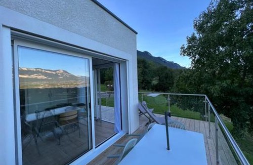 Le Bourget-du-Lac House | Ô Lac