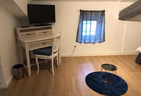 Neuville-sur-Saone Hotel | Ô Petit Nice