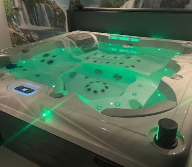 Challans Bed & Breakfast | Ô Sens Jacuzzi et Massages