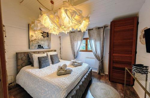 Muizon House | Ô85 - Cottage & Jacuzzi