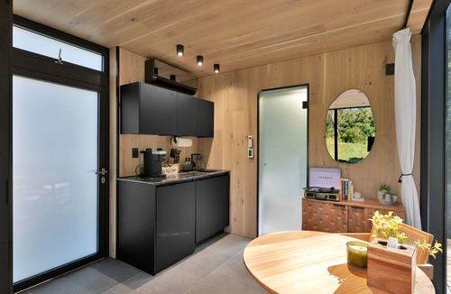 Coldspring House | ÖÖD Texas Mirror House (Houston)