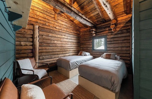 Saint-Simeon Cabin | ÖBois Charlevoix: L'Écurie 3 (bedroom)