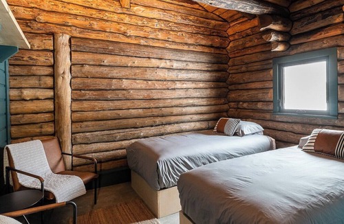 Saint-Simeon Cabin | ÖBois Charlevoix: L'Écurie 4 (bedroom)